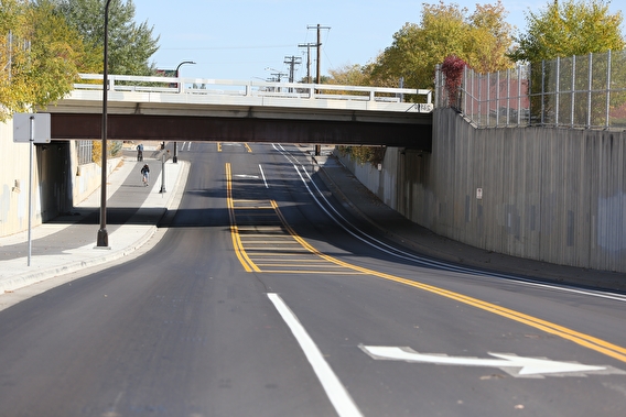 Three-lane road design in Minneapolis