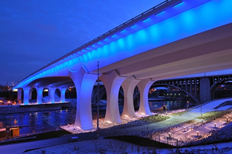 35w bridge at night